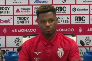 亮相摩纳哥！法蒂：我不是带着报复心态来的 法甲是最佳联赛之一